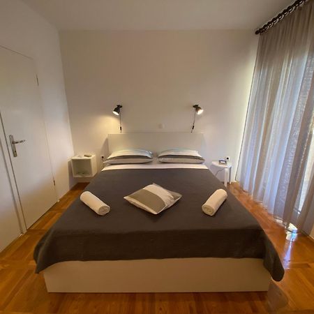 Studio Apartment And Rooms Adria Vodice Eksteriør billede