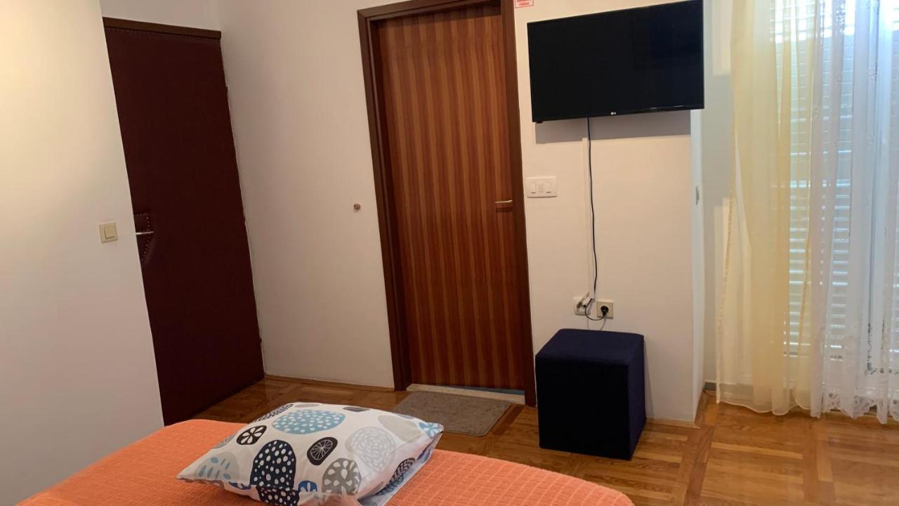 Studio Apartment And Rooms Adria Vodice Eksteriør billede