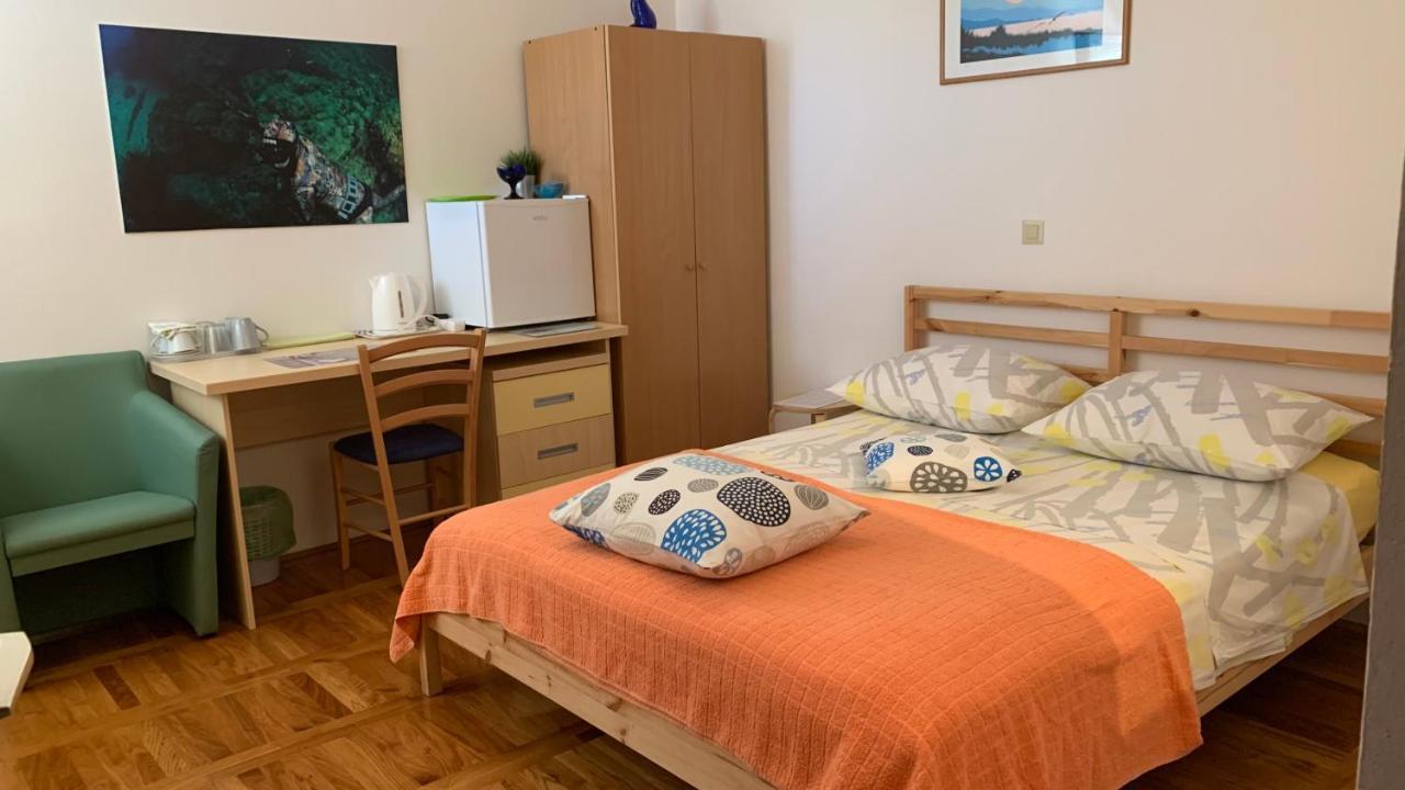 Studio Apartment And Rooms Adria Vodice Eksteriør billede