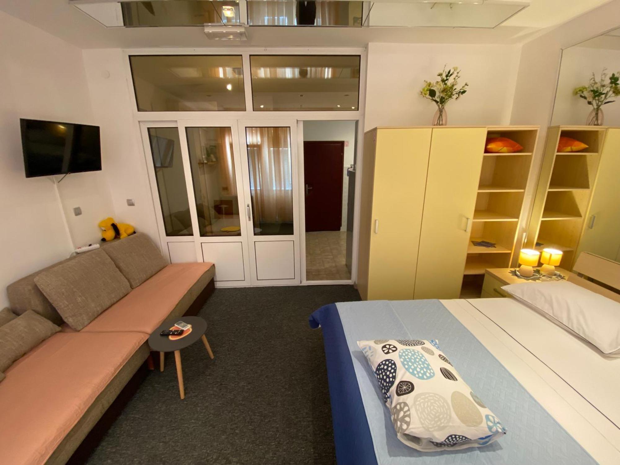 Studio Apartment And Rooms Adria Vodice Eksteriør billede