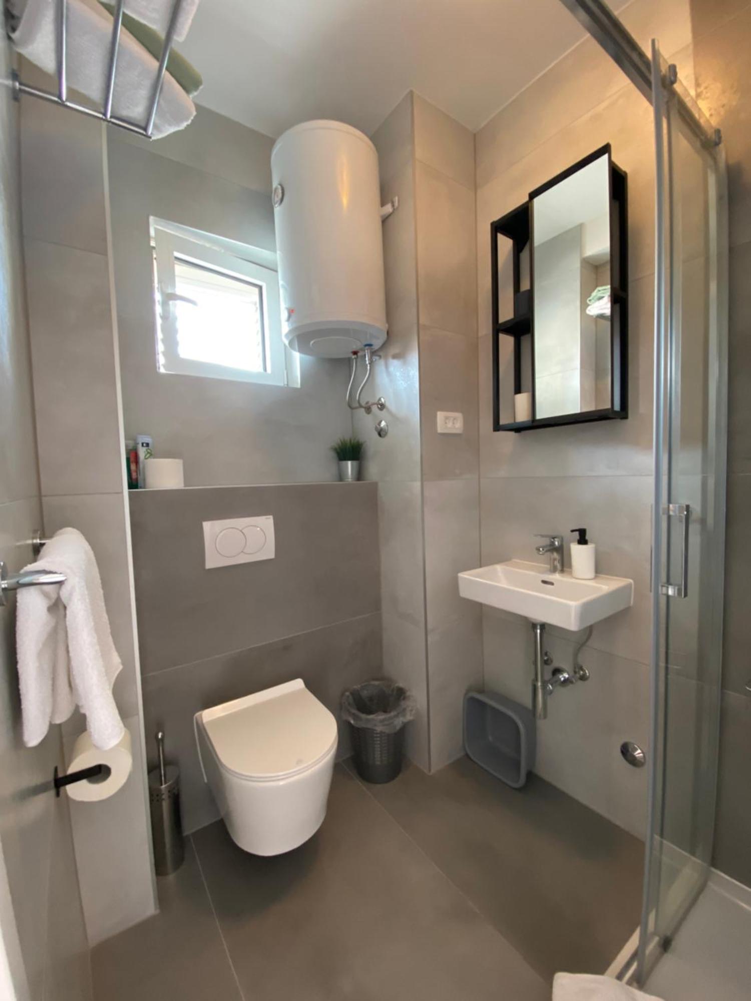 Studio Apartment And Rooms Adria Vodice Eksteriør billede