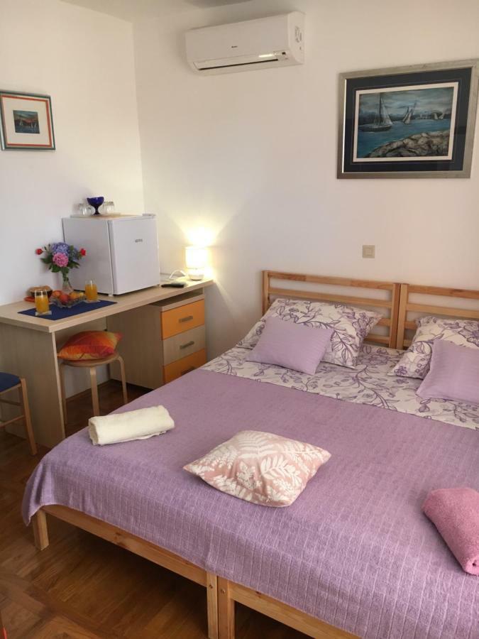 Studio Apartment And Rooms Adria Vodice Eksteriør billede