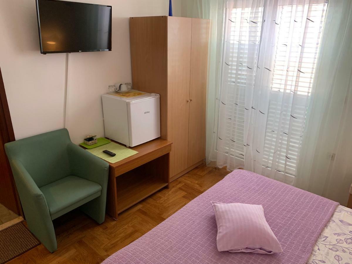 Studio Apartment And Rooms Adria Vodice Eksteriør billede
